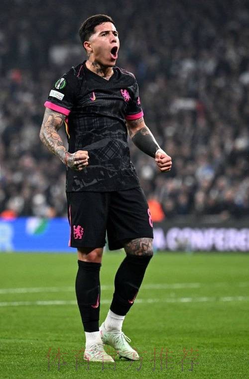 法媒:皇马已向卡马文加开出总计6000万欧报价 法媒:皇马已向卡马文加开出总计6000万欧报价